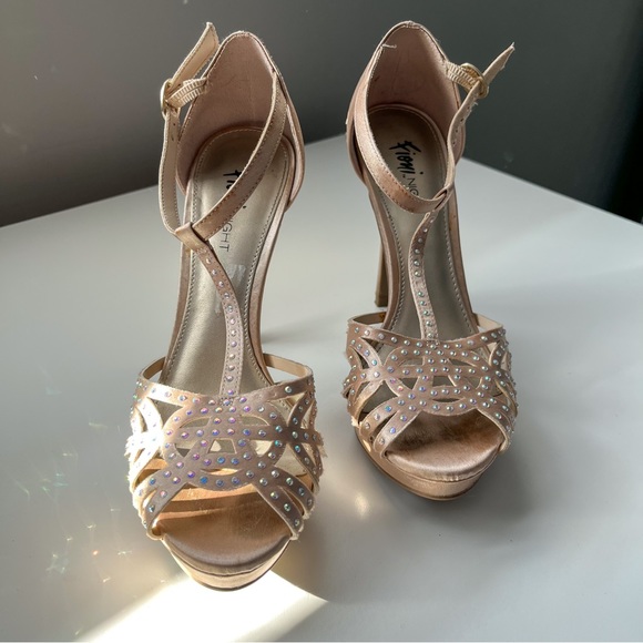 Rose gold sparkly heels - Picture 4 of 6